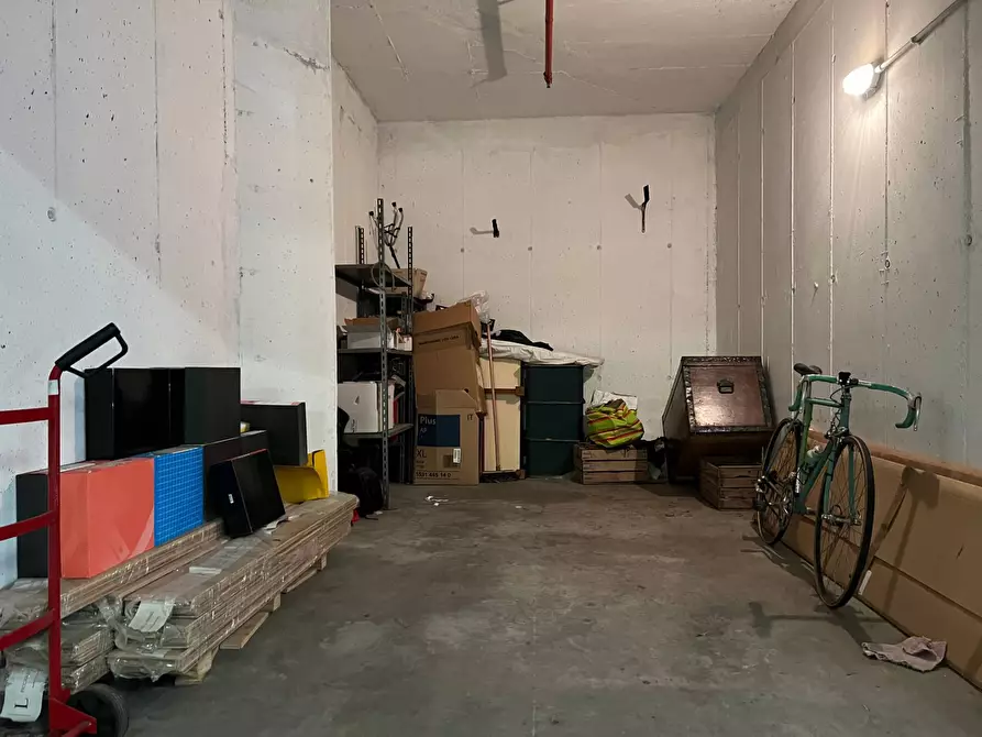 Immagine 15 di Box auto in vendita  a Savona