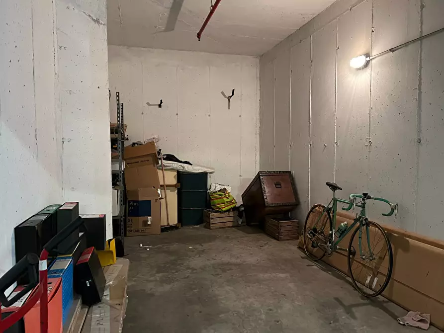 Immagine 16 di Box auto in vendita  a Savona