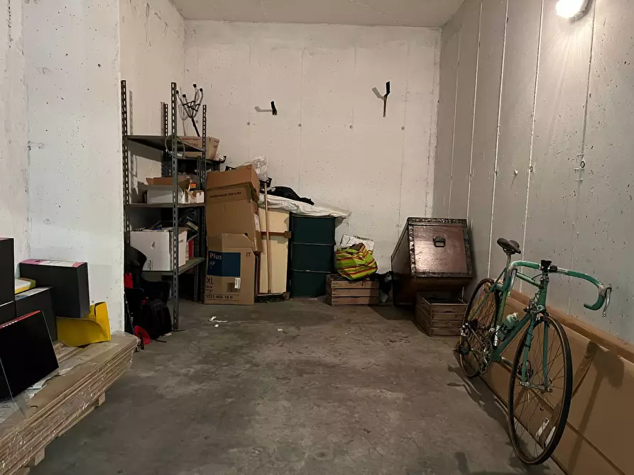 Immagine 17 di Box auto in vendita  a Savona