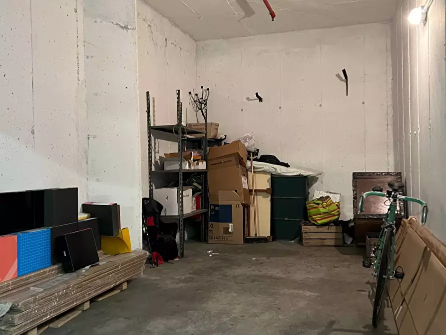 Immagine 18 di Box auto in vendita  a Savona