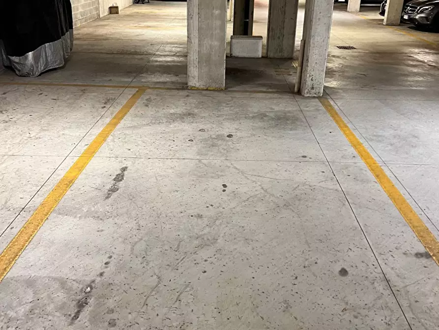 Immagine 1 di Box auto in affitto  a Savona