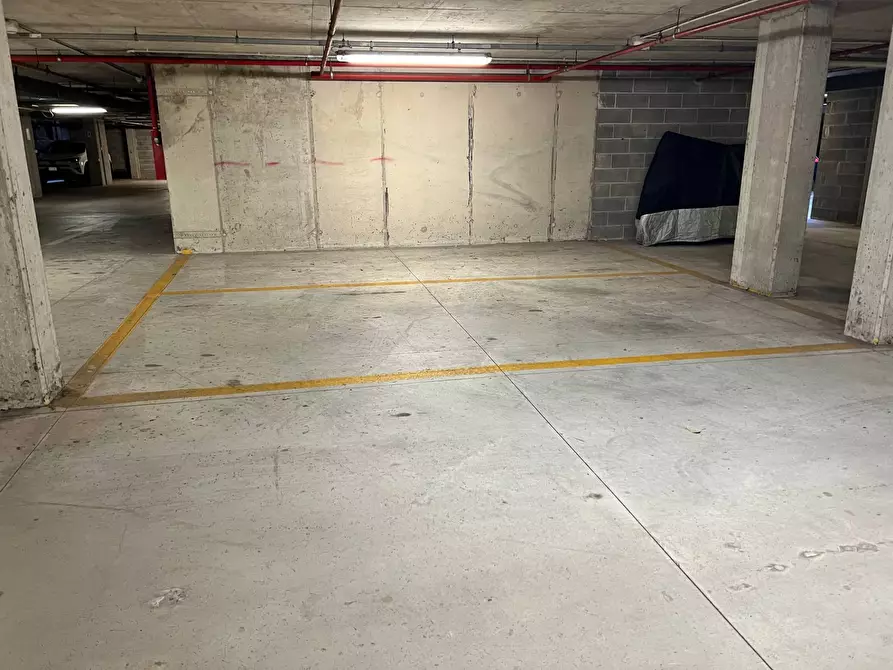 Immagine 8 di Box auto in affitto  a Savona