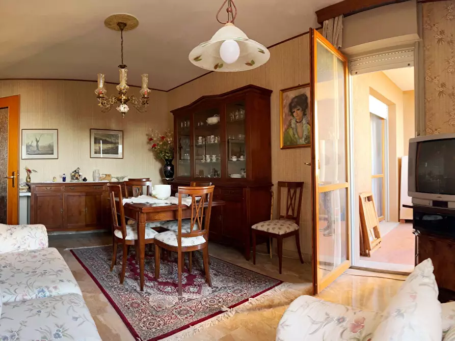 Immagine 2 di Appartamento in vendita  a Savona