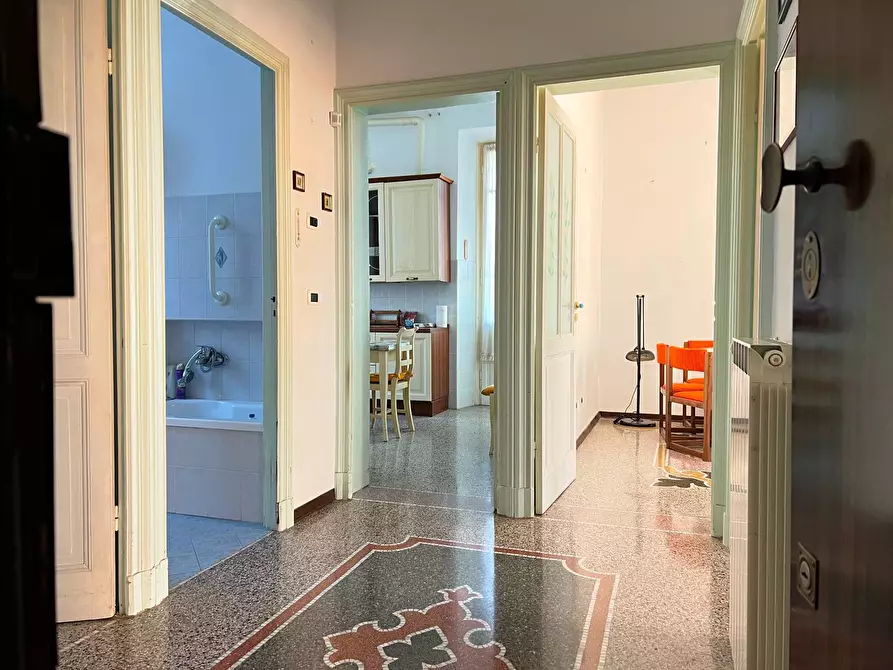 Immagine 5 di Appartamento in vendita  a Savona