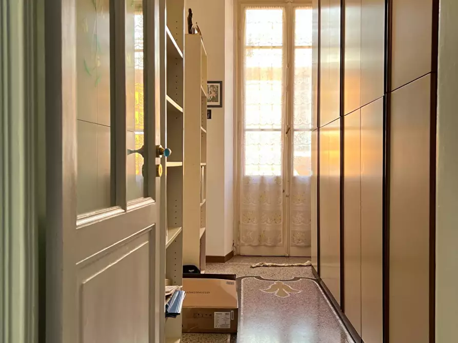 Immagine 13 di Appartamento in vendita  a Savona