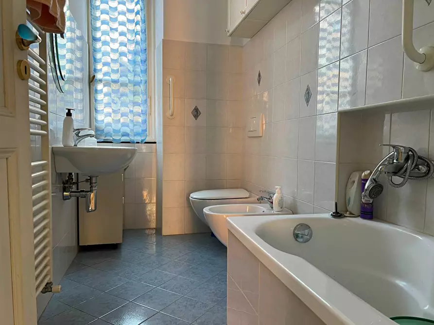 Immagine 18 di Appartamento in vendita  a Savona