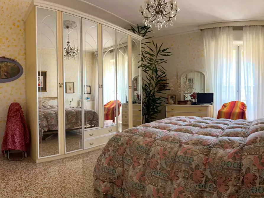 Immagine 11 di Appartamento in vendita  a Savona