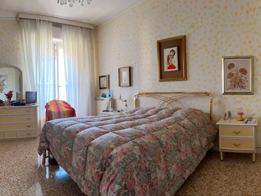 Immagine 12 di Appartamento in vendita  a Savona