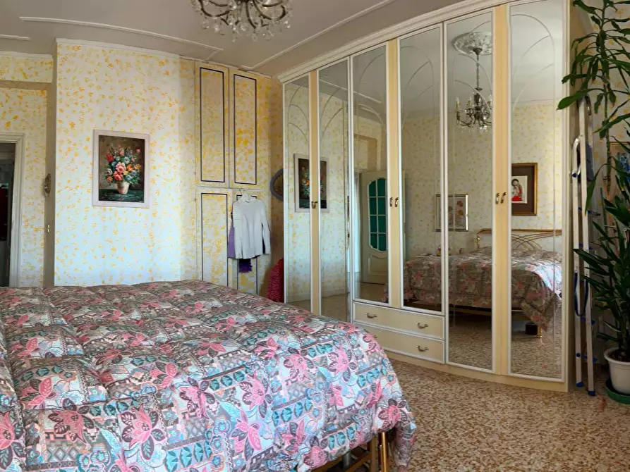 Immagine 13 di Appartamento in vendita  a Savona