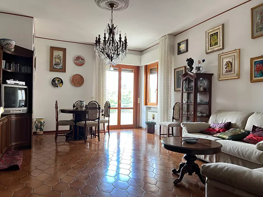 Immagine 2 di Appartamento in vendita  a Savona