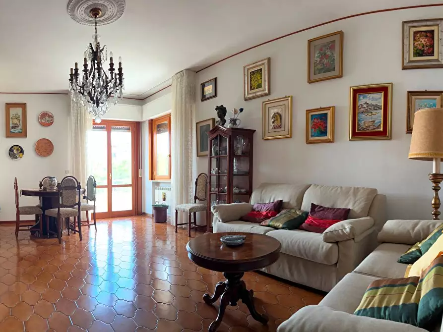 Immagine 3 di Appartamento in vendita  a Savona