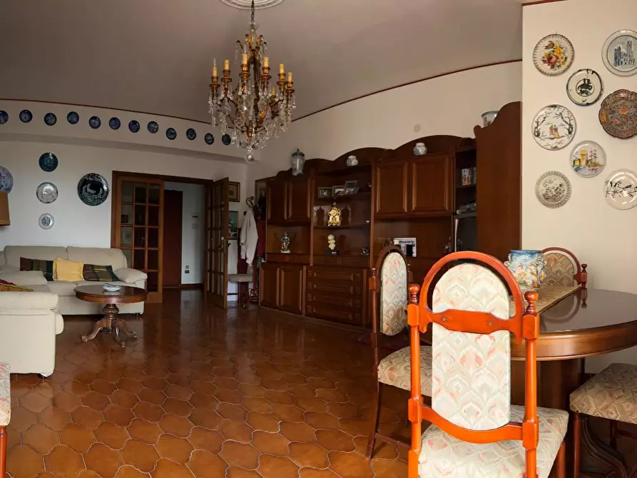 Immagine 5 di Appartamento in vendita  a Savona