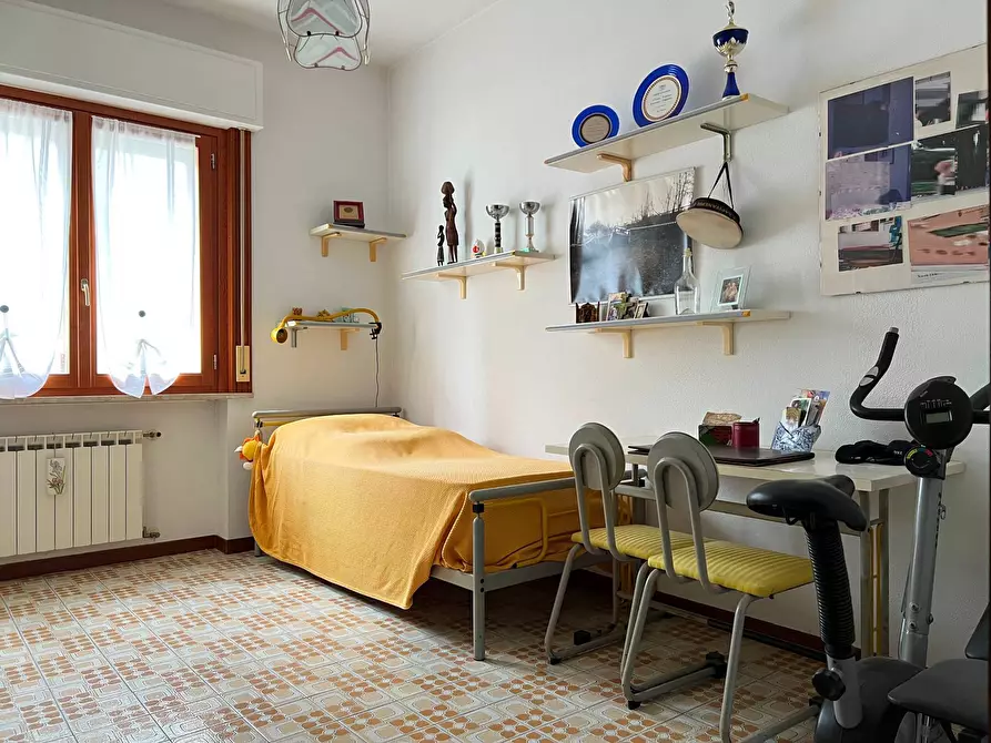 Immagine 12 di Appartamento in vendita  a Savona