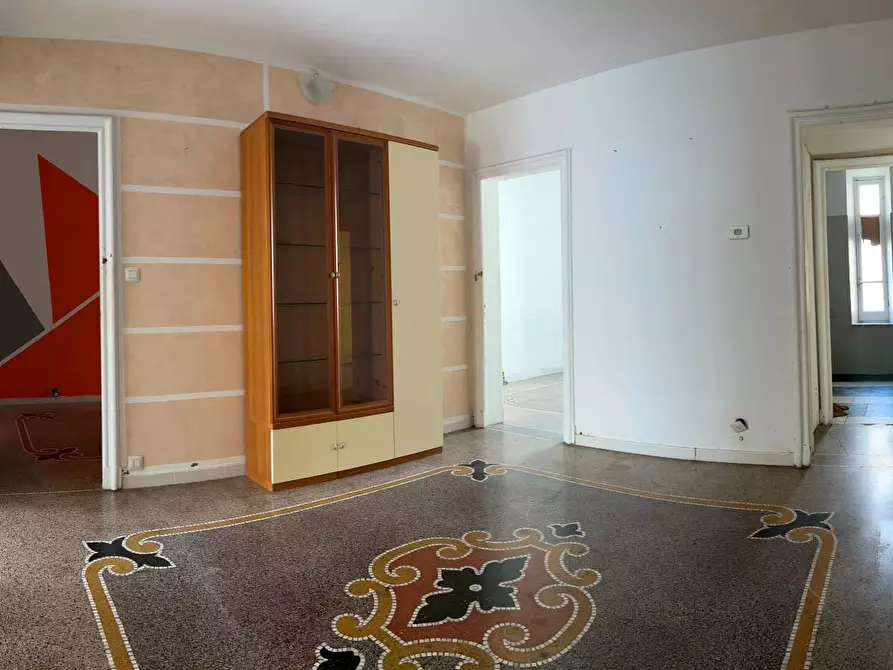 Immagine 3 di Appartamento in vendita  a Savona