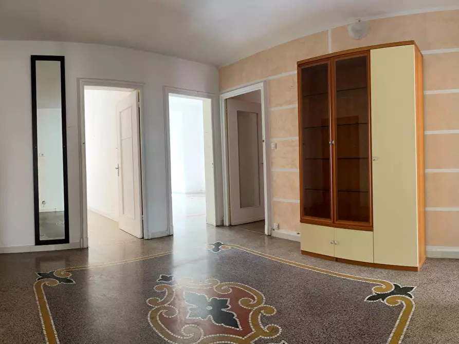 Immagine 4 di Appartamento in vendita  a Savona