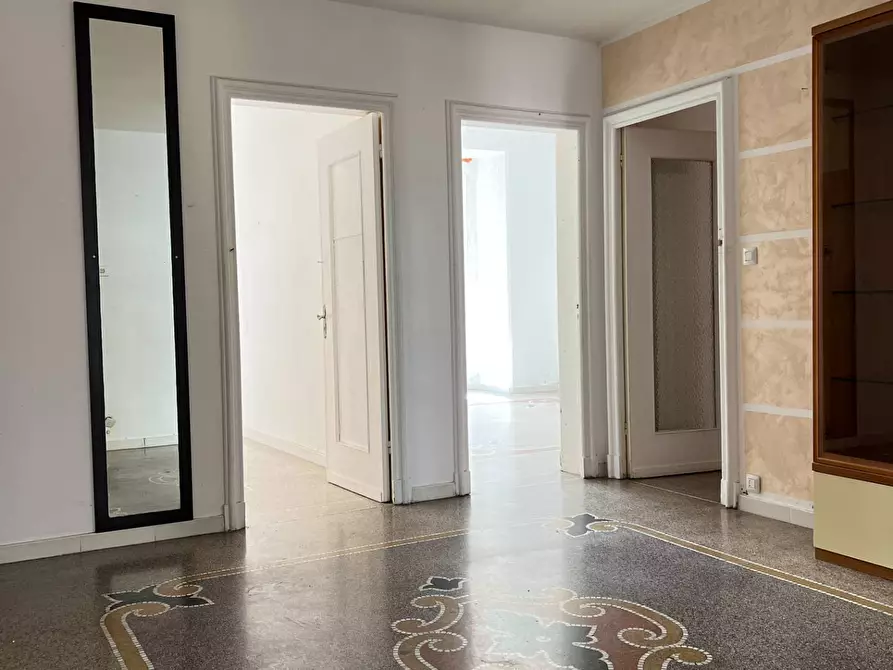 Immagine 9 di Appartamento in vendita  a Savona