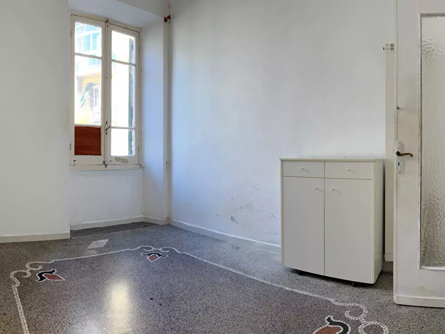 Immagine 18 di Appartamento in vendita  a Savona