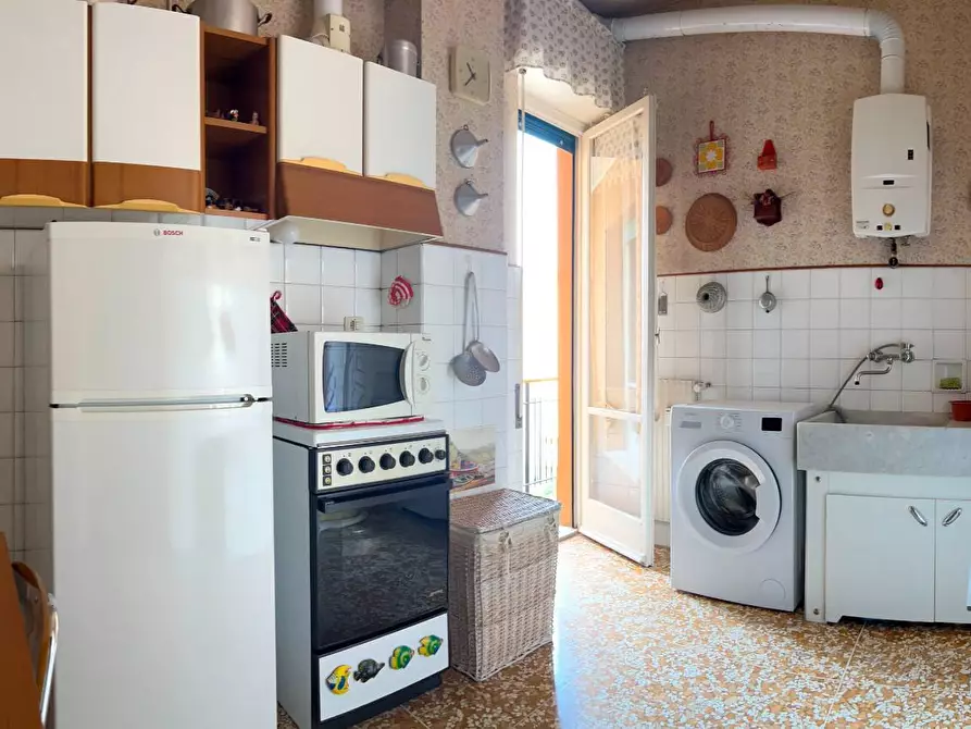 Immagine 10 di Appartamento in vendita  a Savona