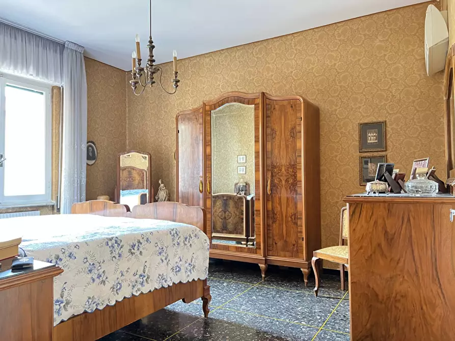 Immagine 12 di Appartamento in vendita  a Savona