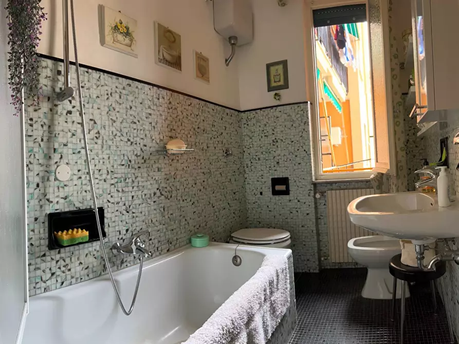 Immagine 19 di Appartamento in vendita  a Savona