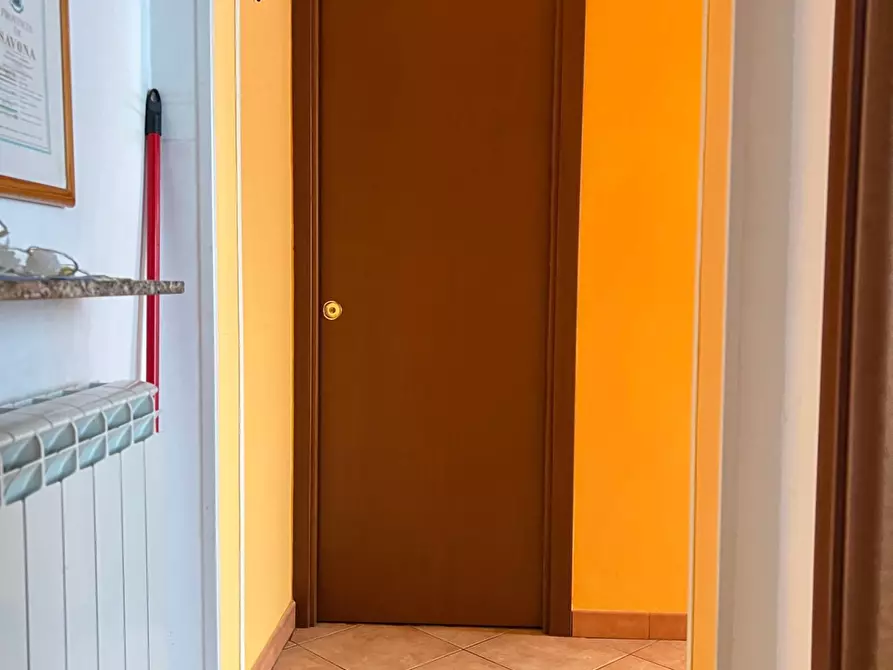 Immagine 5 di Appartamento in vendita  a Savona