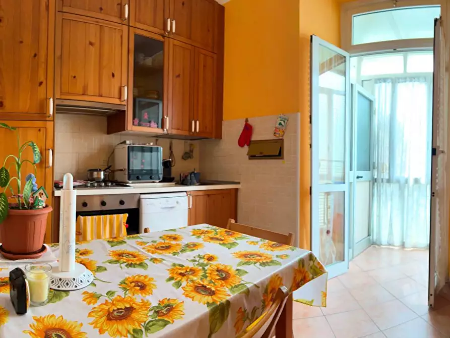 Immagine 1 di Appartamento in vendita  a Savona