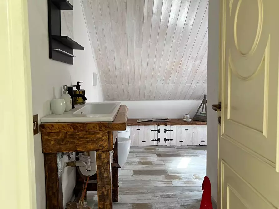 Immagine 17 di Appartamento in vendita  a Savona