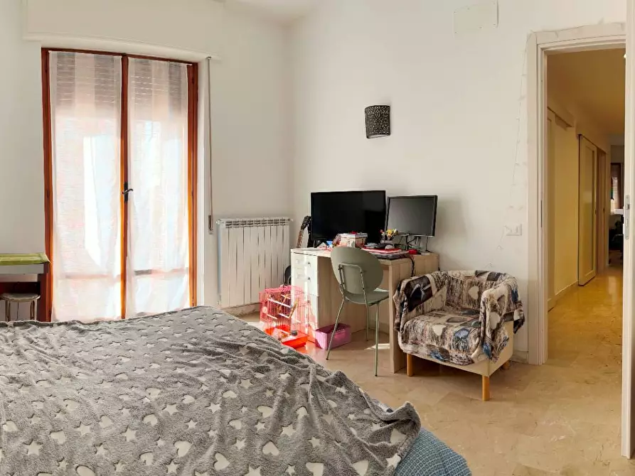 Immagine 11 di Appartamento in vendita  a Savona