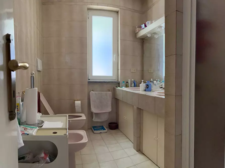 Immagine 10 di Casa indipendente in vendita  a Savona