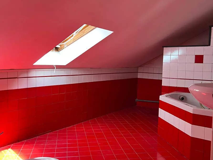 Immagine 13 di Casa indipendente in vendita  a Savona