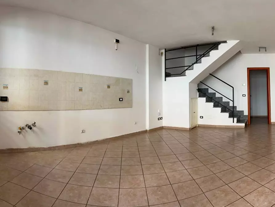 Immagine 5 di Appartamento in vendita  a Savona