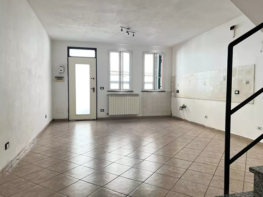 Immagine 6 di Appartamento in vendita  a Savona