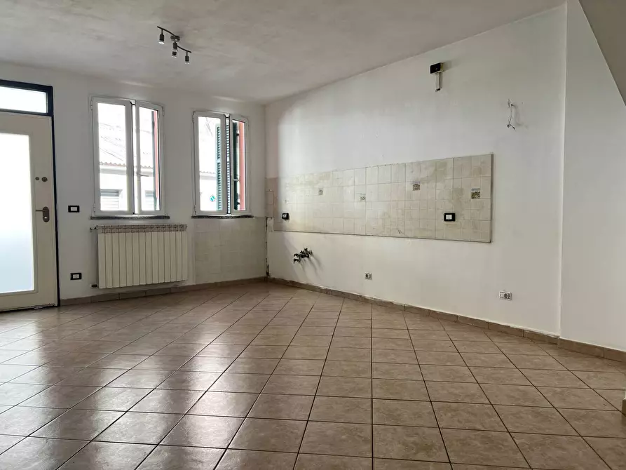 Immagine 7 di Appartamento in vendita  a Savona