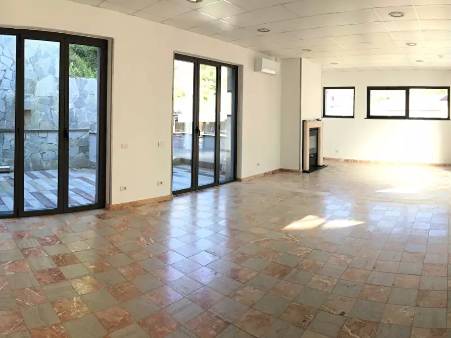 Immagine 2 di Ufficio in affitto  a Savona