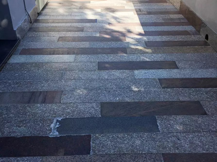 Immagine 10 di Ufficio in affitto  a Savona