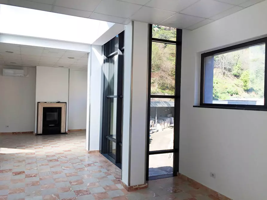 Immagine 13 di Ufficio in affitto  a Savona