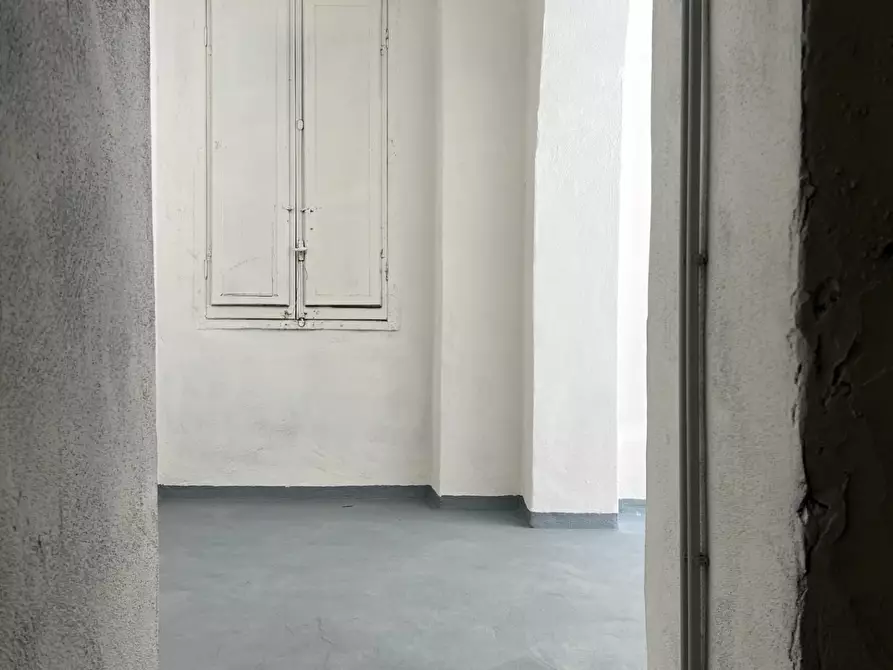 Immagine 6 di Magazzino in affitto  a Savona