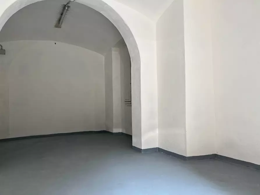Immagine 9 di Magazzino in affitto  a Savona