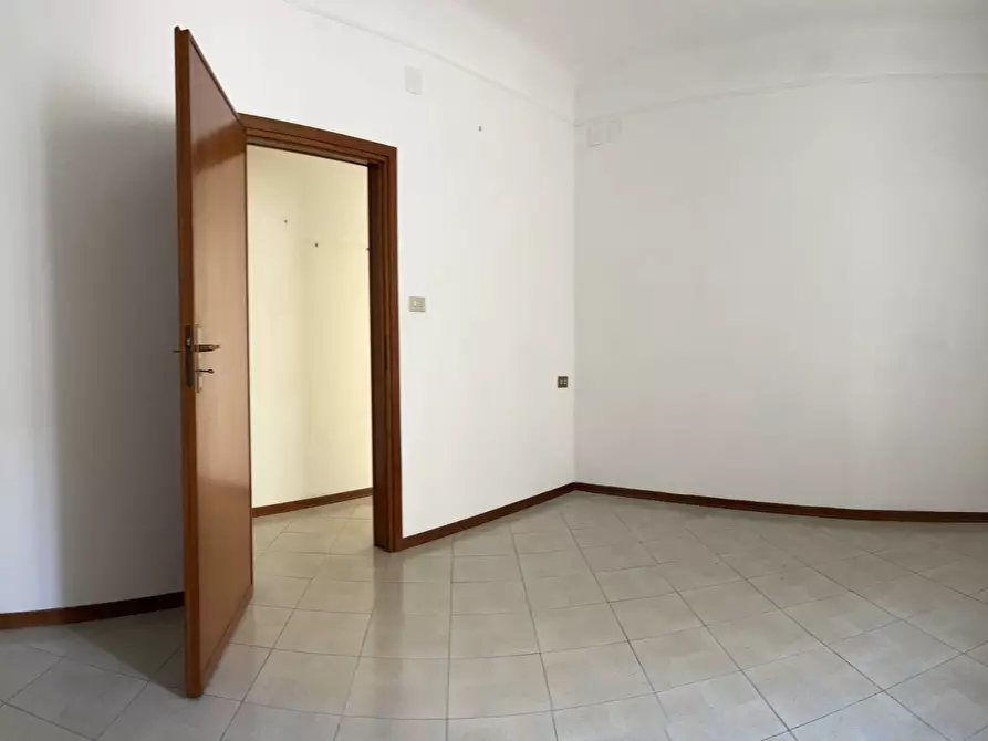 Immagine 10 di Appartamento in vendita  a Savona