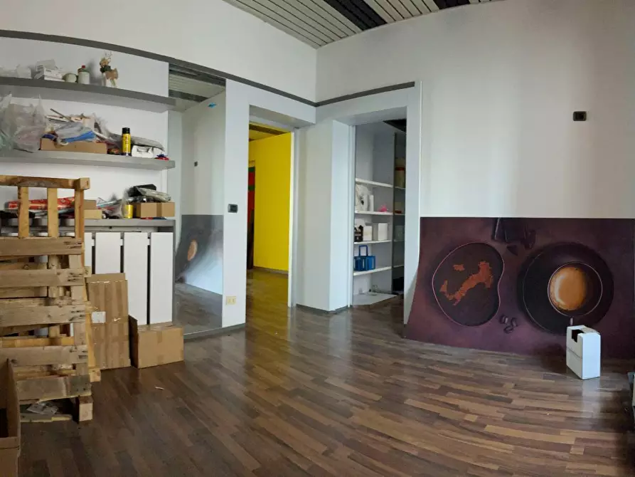 Immagine 12 di Locale commerciale in affitto  a Savona