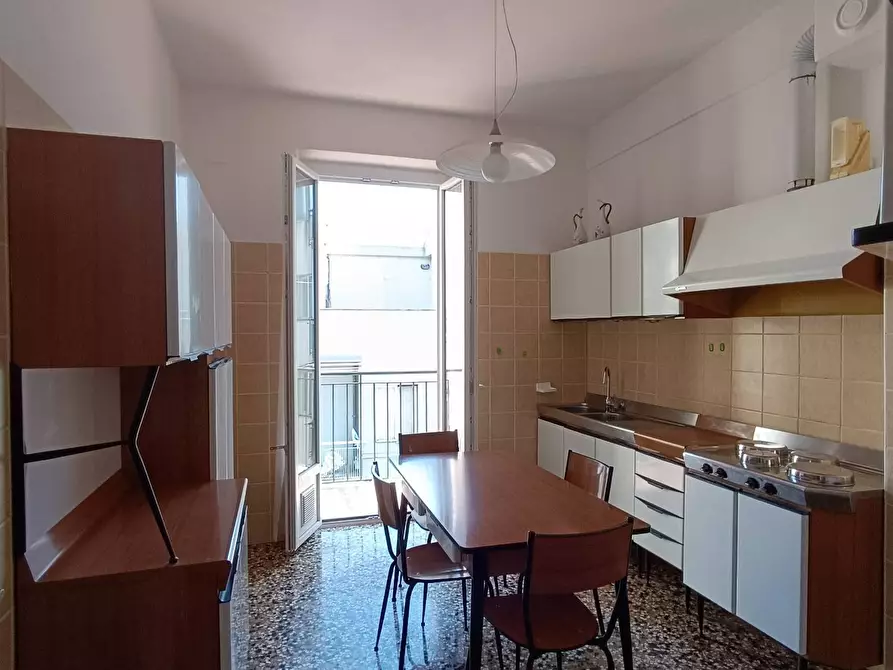 Immagine 1 di Appartamento in vendita  a Savona