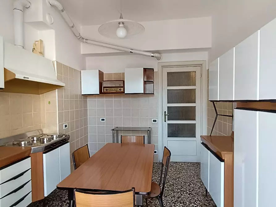 Immagine 2 di Appartamento in vendita  a Savona