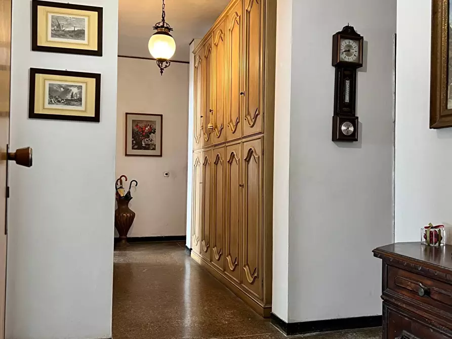 Immagine 2 di Appartamento in vendita  a Savona