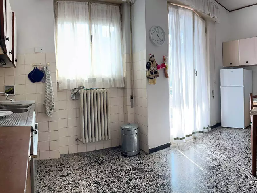 Immagine 3 di Appartamento in vendita  a Savona