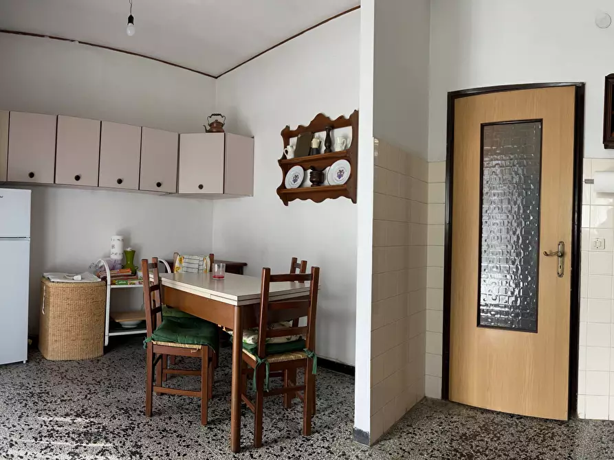 Immagine 1 di Appartamento in vendita  a Savona