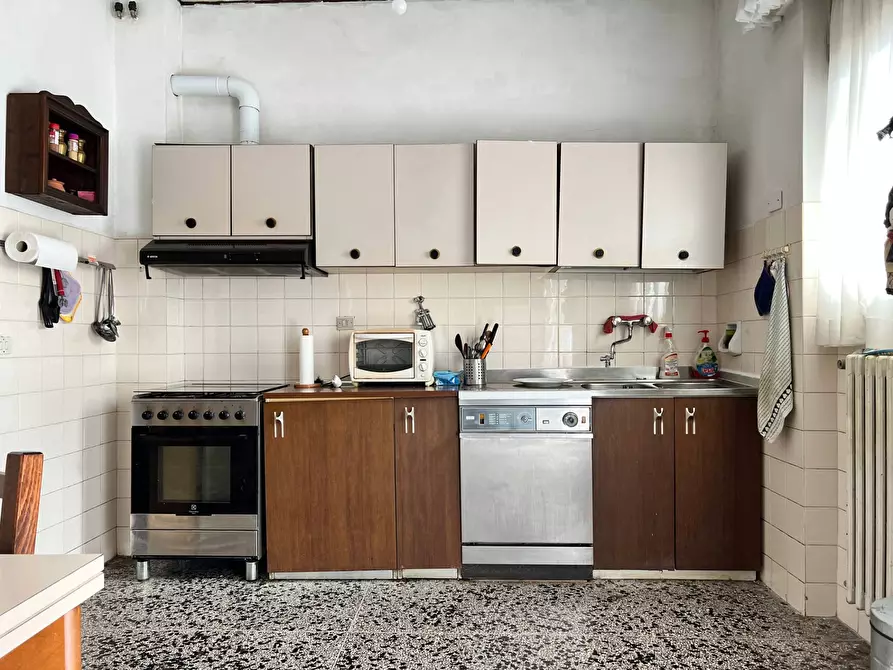 Immagine 5 di Appartamento in vendita  a Savona