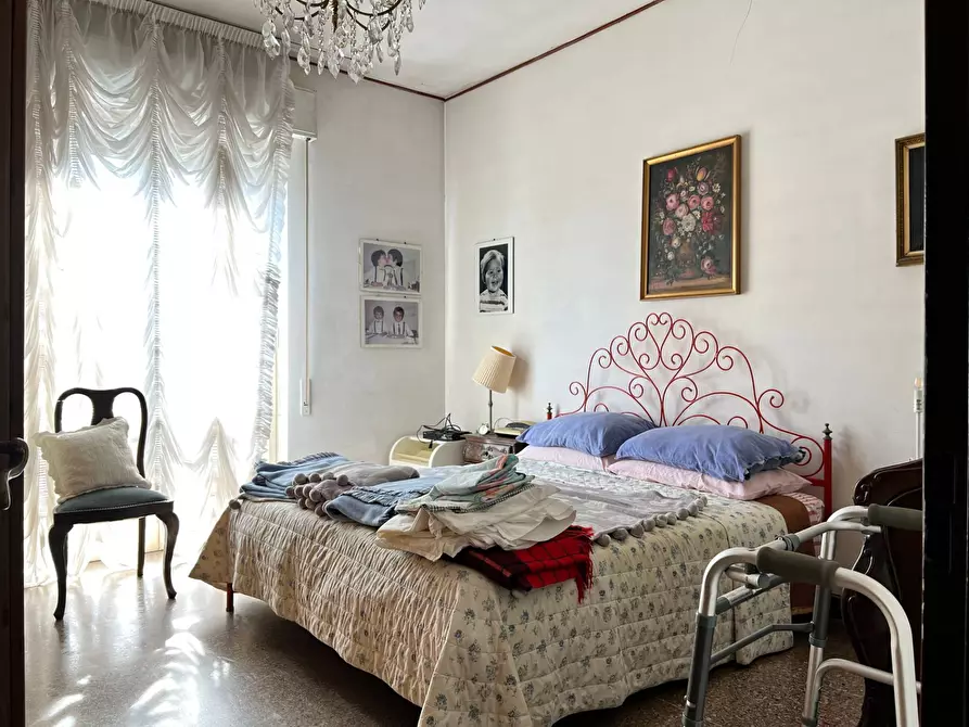 Immagine 12 di Appartamento in vendita  a Savona