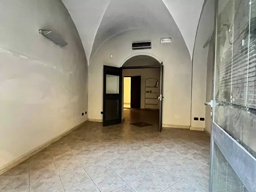 Immagine 4 di Locale commerciale in vendita  a Savona