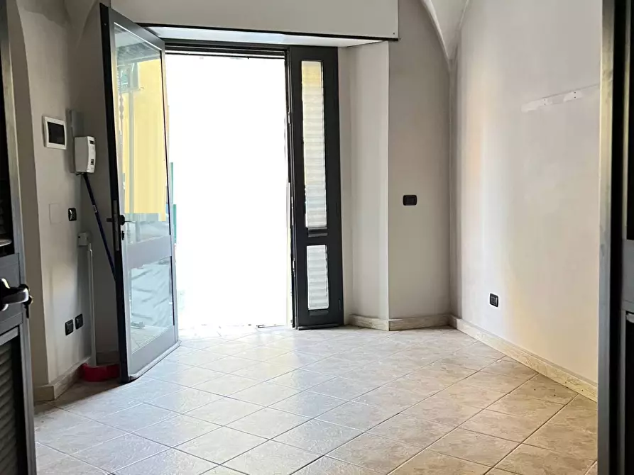 Immagine 14 di Locale commerciale in vendita  a Savona