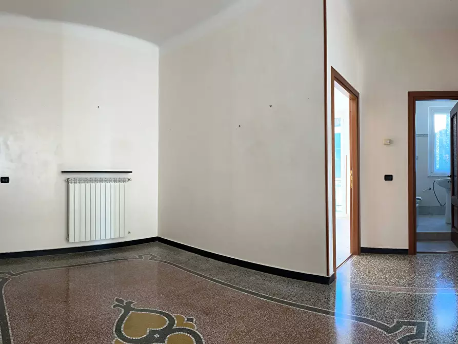 Immagine 1 di Appartamento in vendita  a Savona